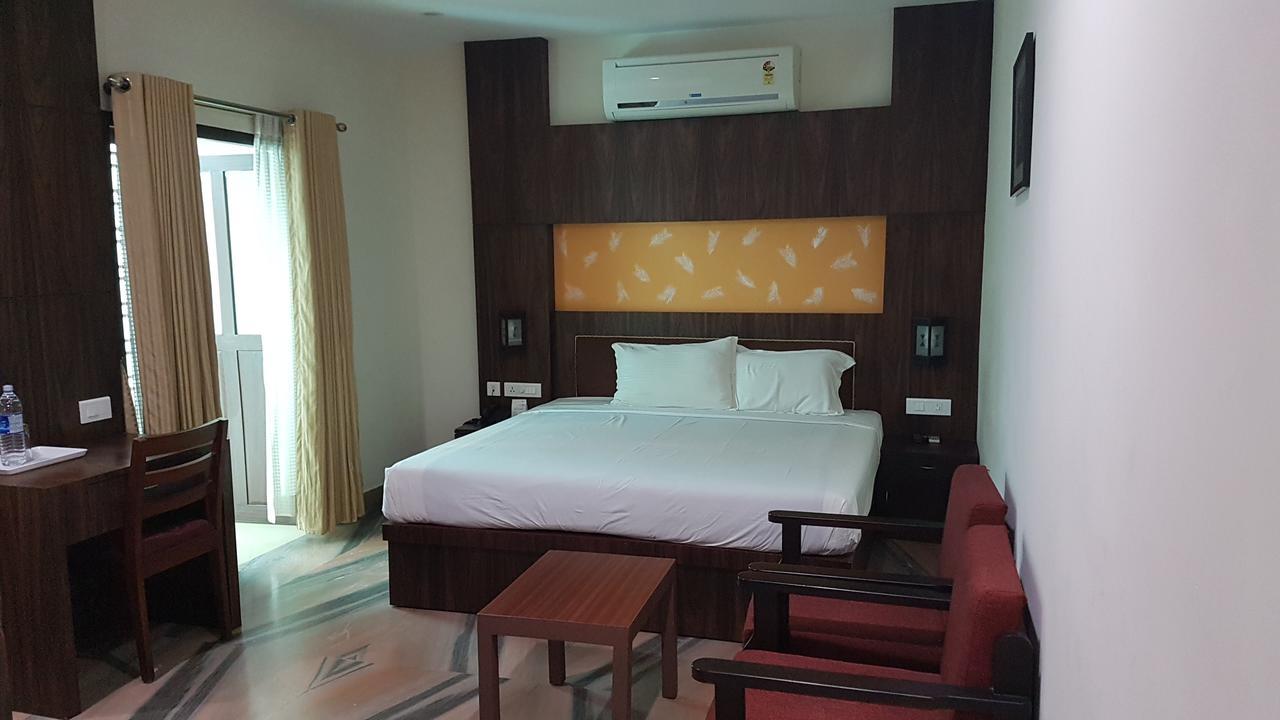 The Central Park Kollam Bagian luar foto