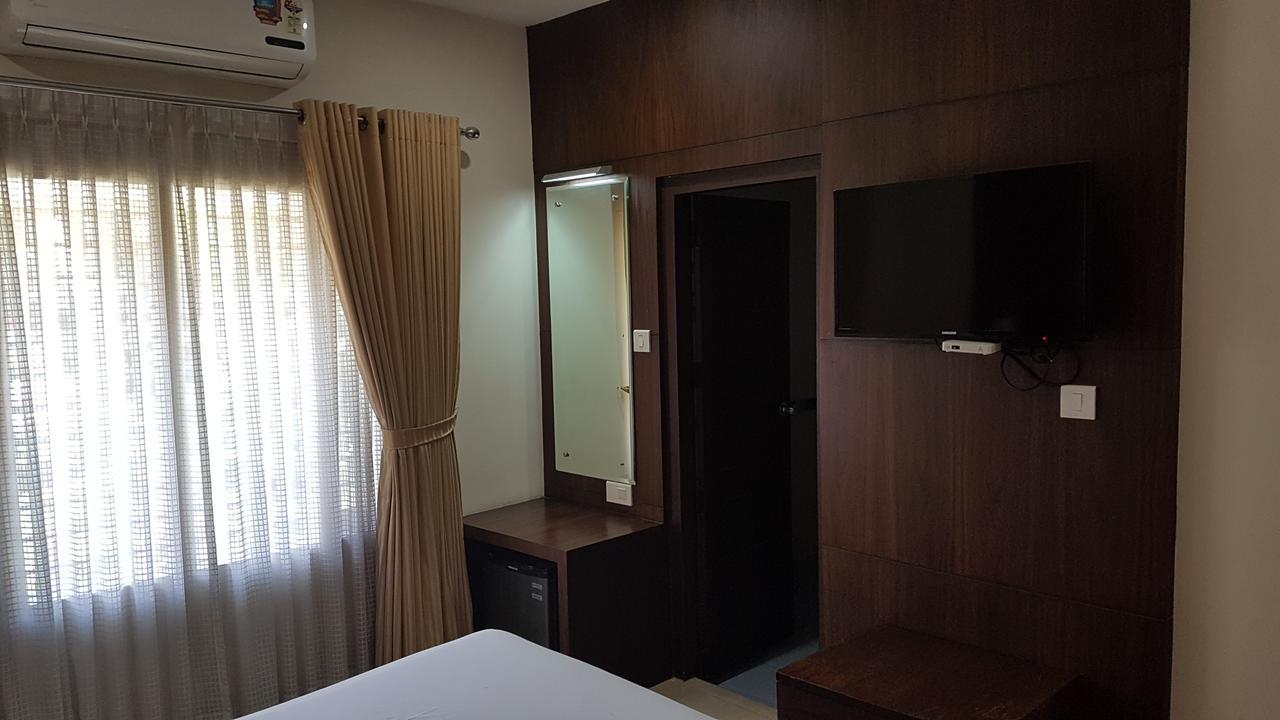 The Central Park Kollam Bagian luar foto